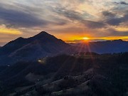 MONTE CASTELLO da Valpiana di Serina con spettacolare tramonto il 15 dicembre 2025 - FOTOGALLERY